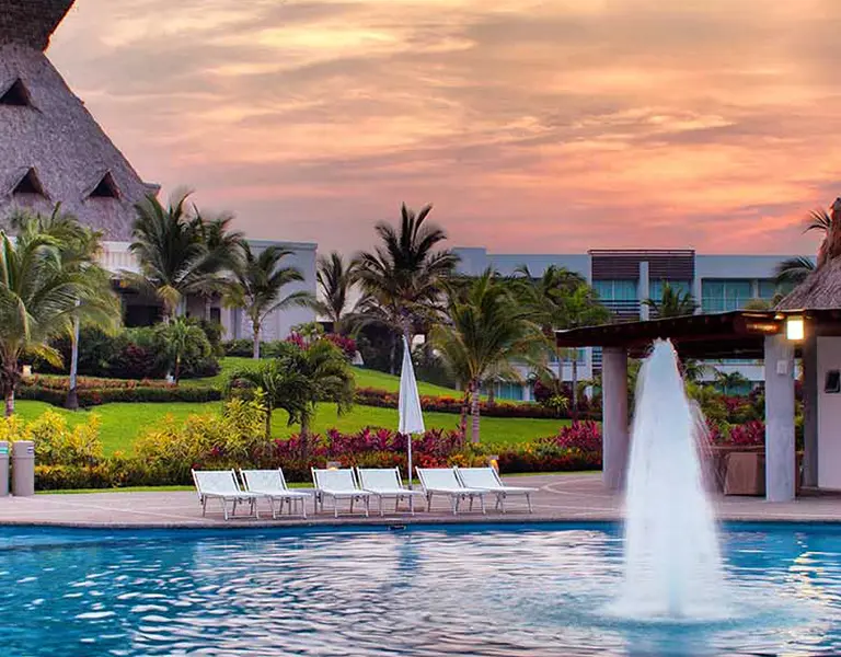 Amazing pool in acapulco