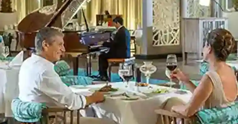 https://www.sqnescapes.com/Elegant dinner at  luxury restaurant